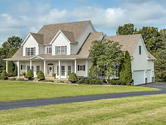 4th image of 21 Timberwood Dr