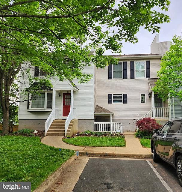 1st image of 23 Stonewall Ct