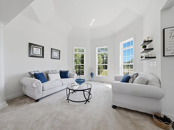 5th image of 2617 Barker Dr