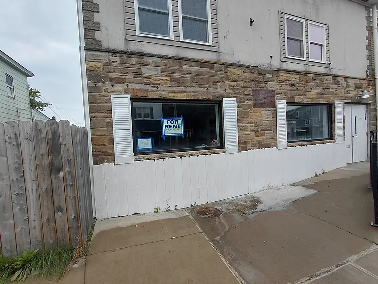 27 S Kennedy Dr #1 — Photo 2