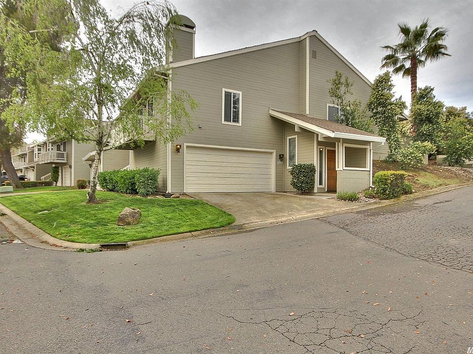1st image of 132 Valley Oak Dr #9