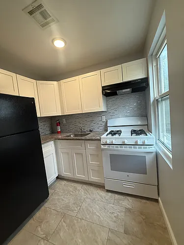 69 W Main St #3L Photo 1