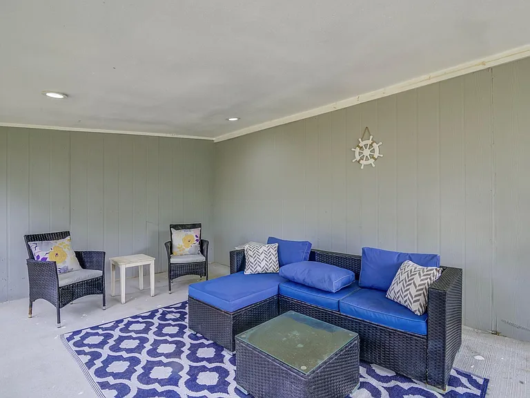 541 Circle Dr — Photo 7