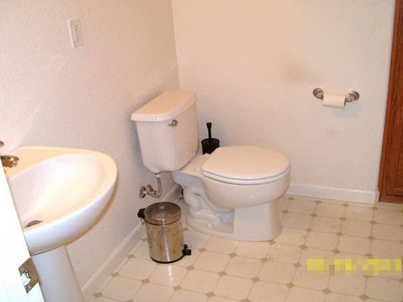 3rd image of 1798 Barrington Dr