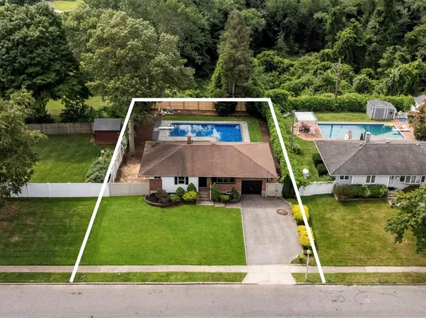 42 Rita Crescent, Commack, NY 11725