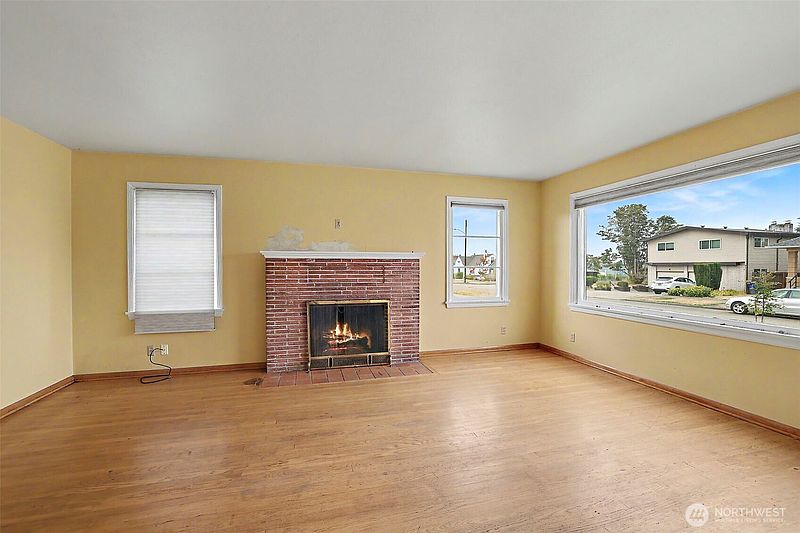 5th image of 3914 13th Avenue S