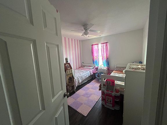 4th image of 924 Ventura Dr