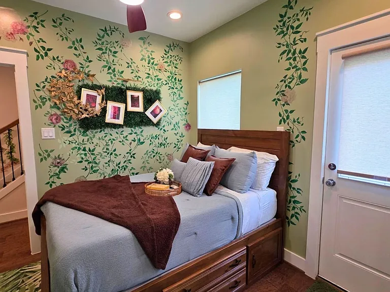 Donovan Gardens Ln — Photo 17