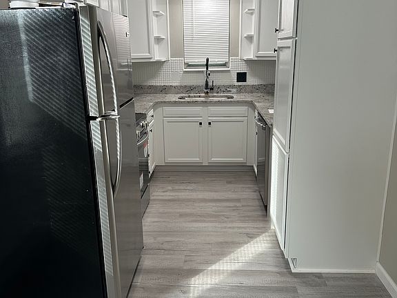 5th image of 1512 W Randolph St #B