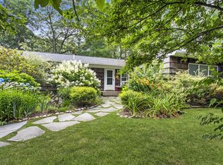250 Wendy Dr, Laurel, NY 11948