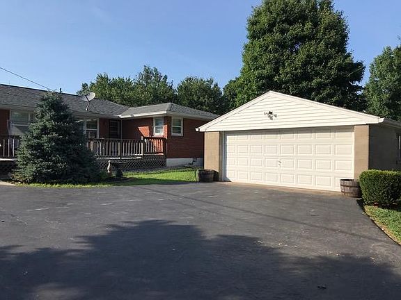4th image of 1916 Meadowcreek Dr