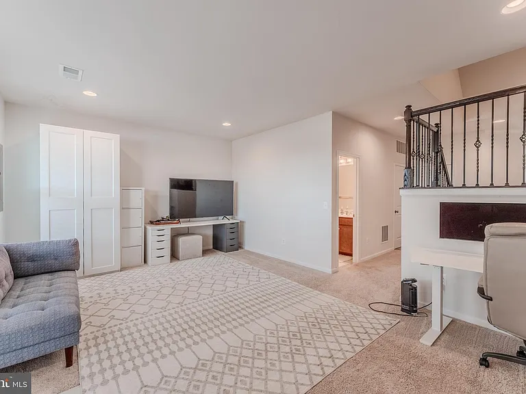 42506 Dogwood Glen Sq — Photo 6