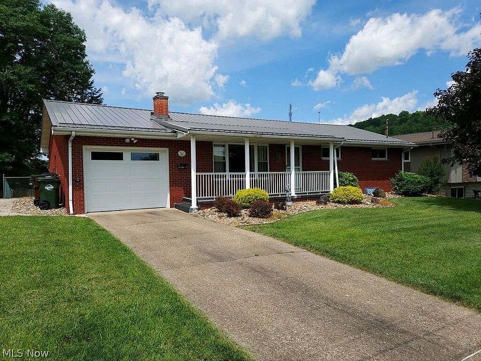1st image of 823 Westview Dr