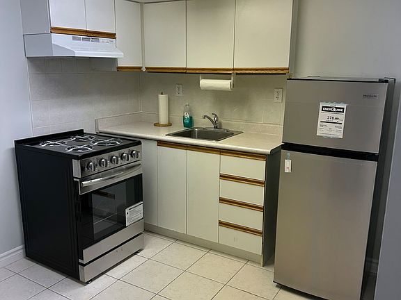 2nd image of 80 Ray St