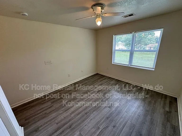 4319 Jackson Ave — Photo 10