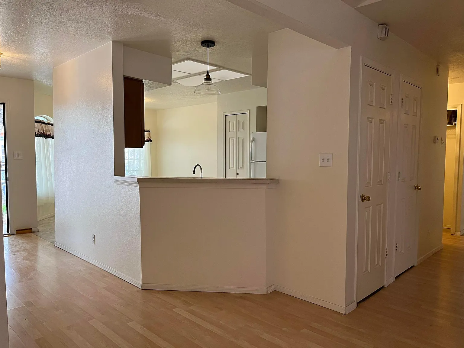 3 bed, 1393 sqft, $1,700 — Photo 2