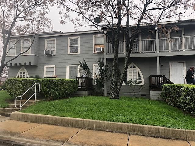 1st image of 724 E Grayson St