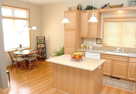 3rd image of 2321 Glacier Way