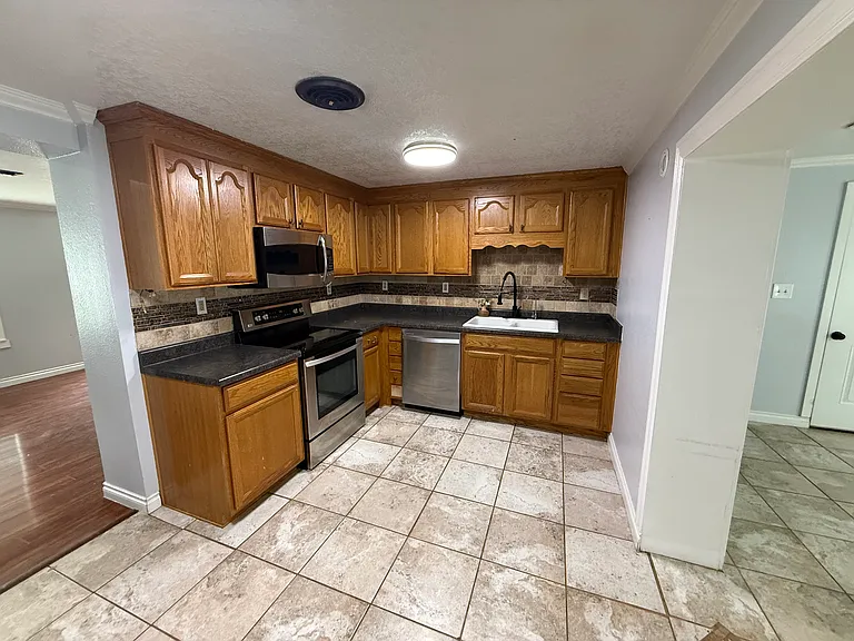 620 S Hartford St — Photo 3