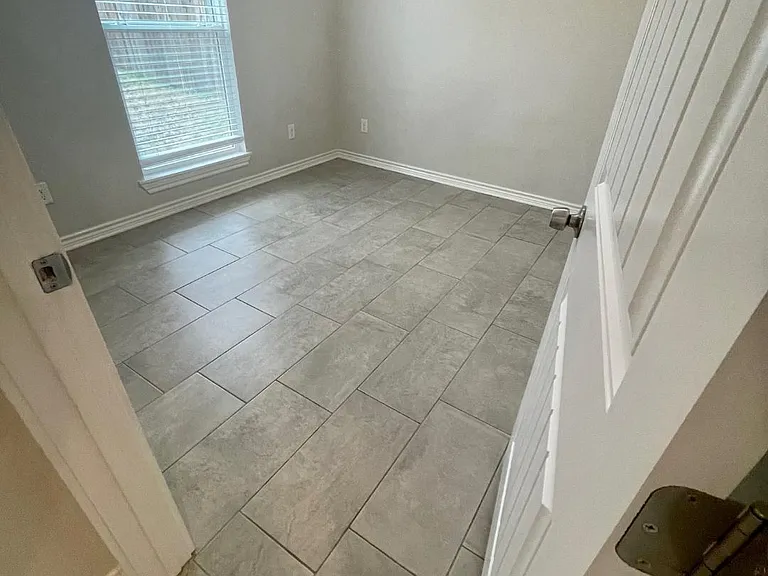 102 Hudson Ave — Photo 20