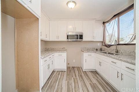 5th image of 1337 W 74th St