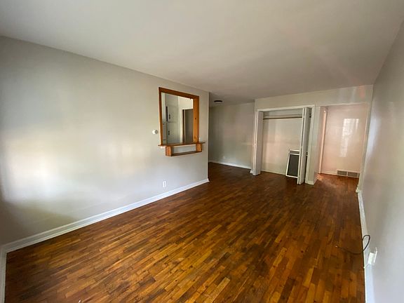 5th image of 1117 S Westnedge Ave #2