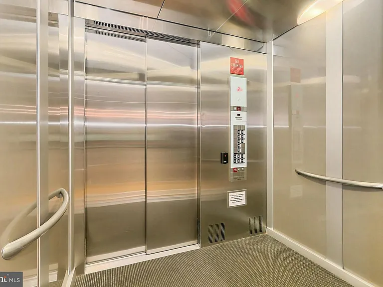 1700 Clarendon Blvd #123 — Photo 3