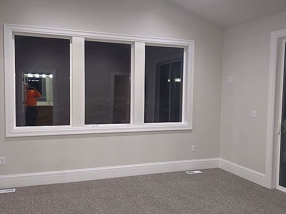 3rd image of 4080 N Jackson Ave