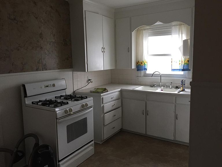 635 Main St Dunkirk, NY, 14048 Apartments for Rent Zillow