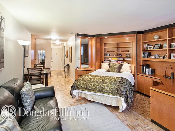 2nd image of 3 Hanover Sq APT 20B