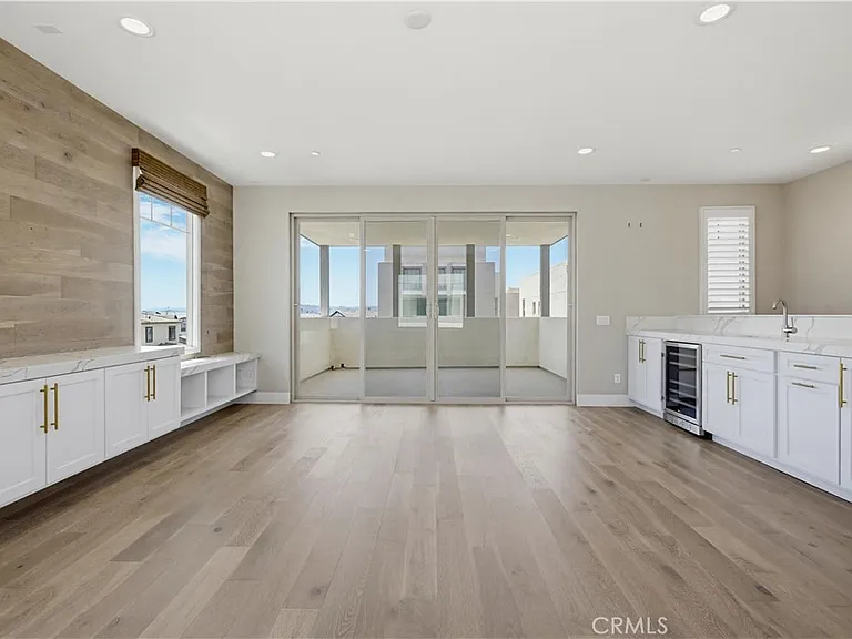 215 Carmine — Photo 27