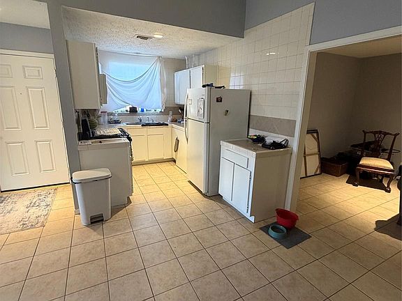 3rd image of 1806 Green Gate Dr