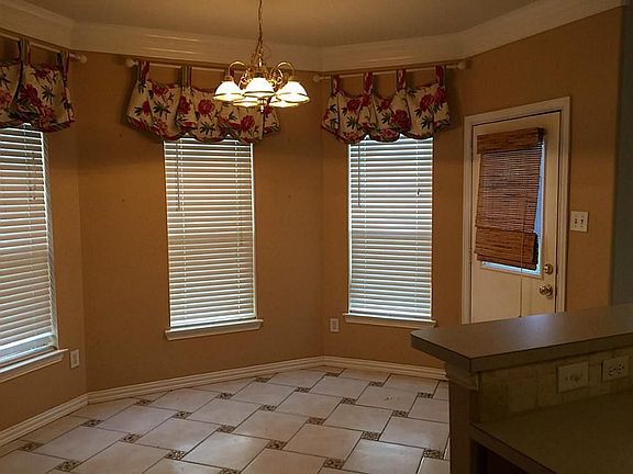3rd image of 14111 White Oak Hl