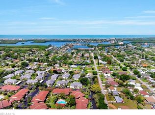 76 4th St APT 1102, Naples, FL 34134