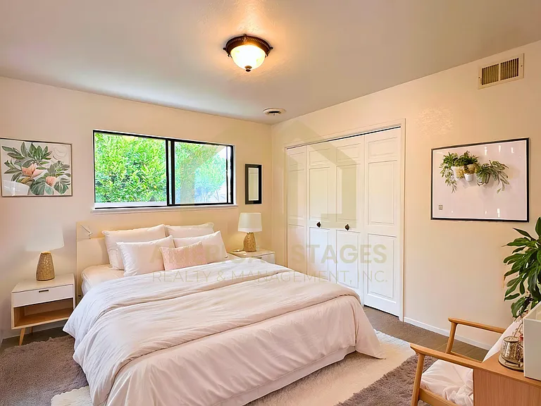632 University Dr — Photo 7