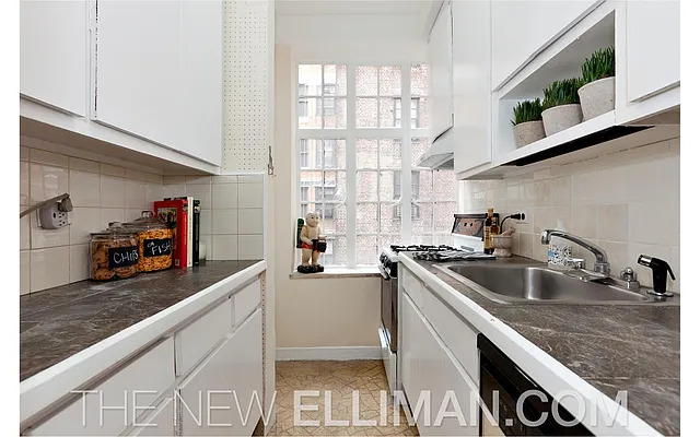 Sold by Douglas Elliman | media 20