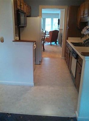 3rd image of 198 Laurelwood Dr