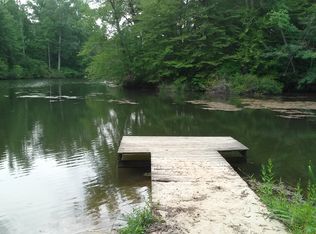 11514 Farm Rd, Saluda, VA 23149