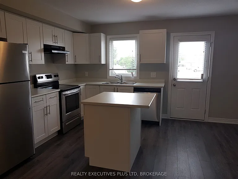 7768 Ascot Cir #3 — Photo 5