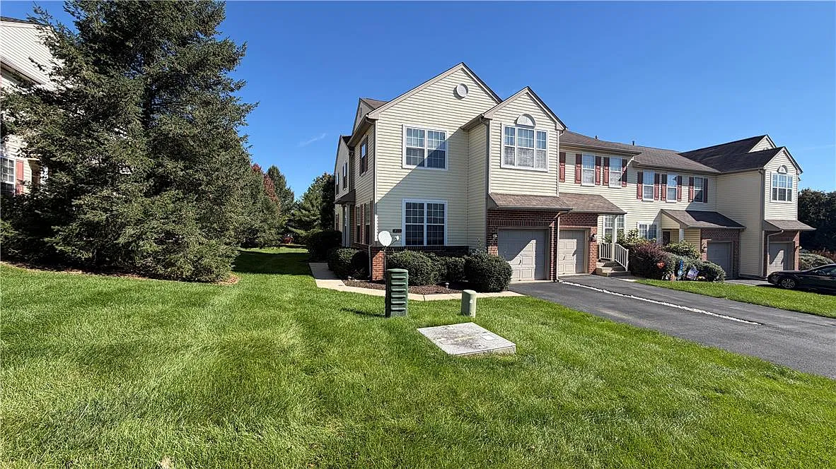 3 bed, 2.5 bath, 2022 sqft, $2,650 — Photo 3
