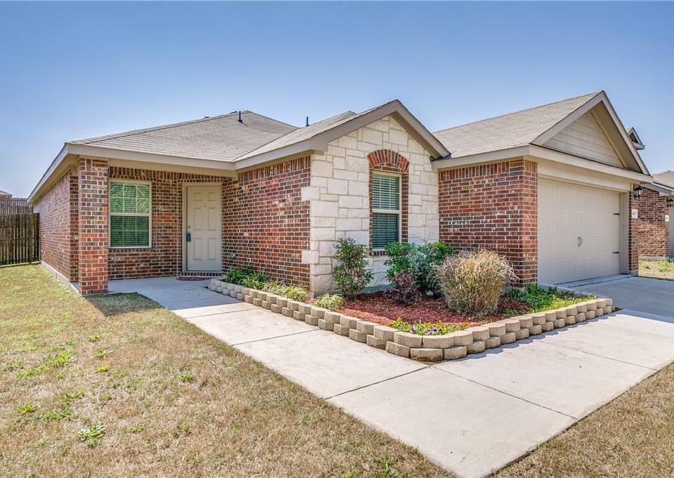 1st image of 2897 Castlebend Dr