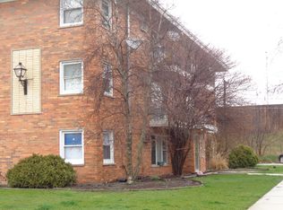 10805 S Lloyd Dr APT 8, Worth, IL 60482