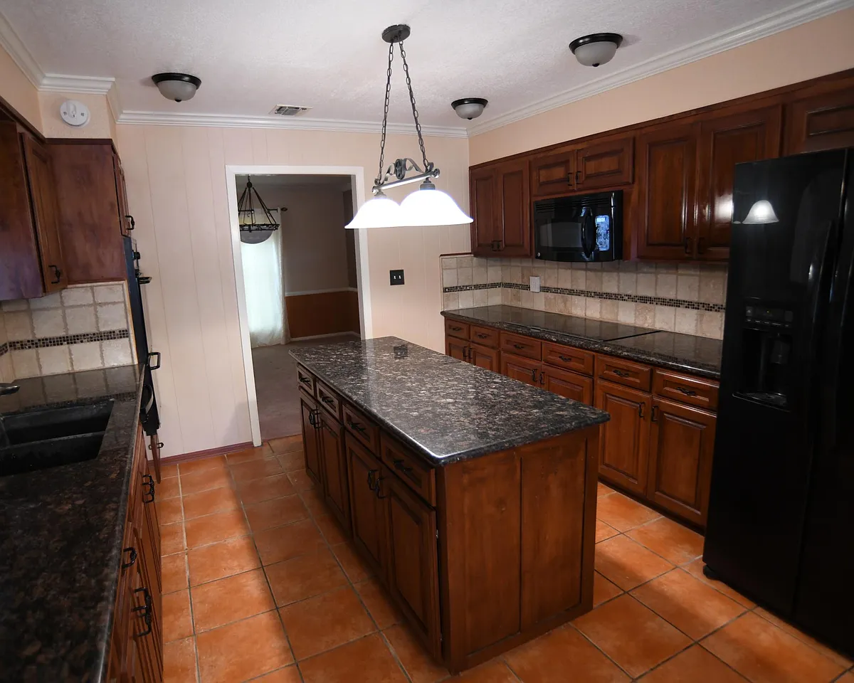 Building Photo - 6207 Shady Brk