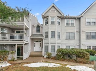 15 Boulder Run Rd, Paterson, NJ 07501