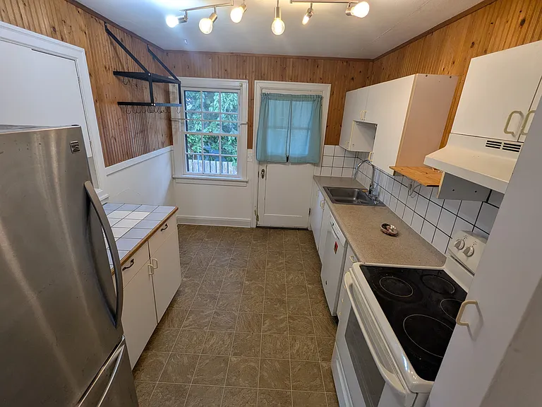 1310 Parker Pl — Photo 15