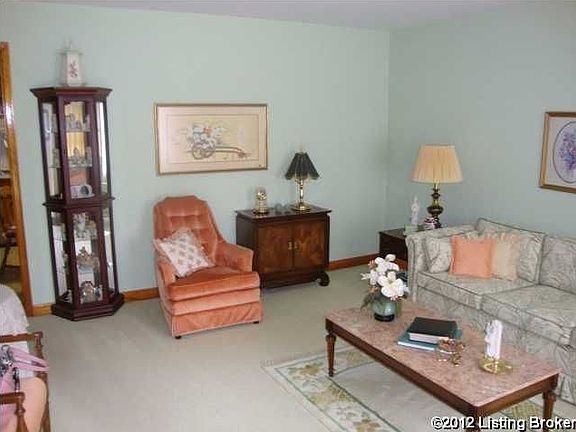 4th image of 8001 Carnation Dr