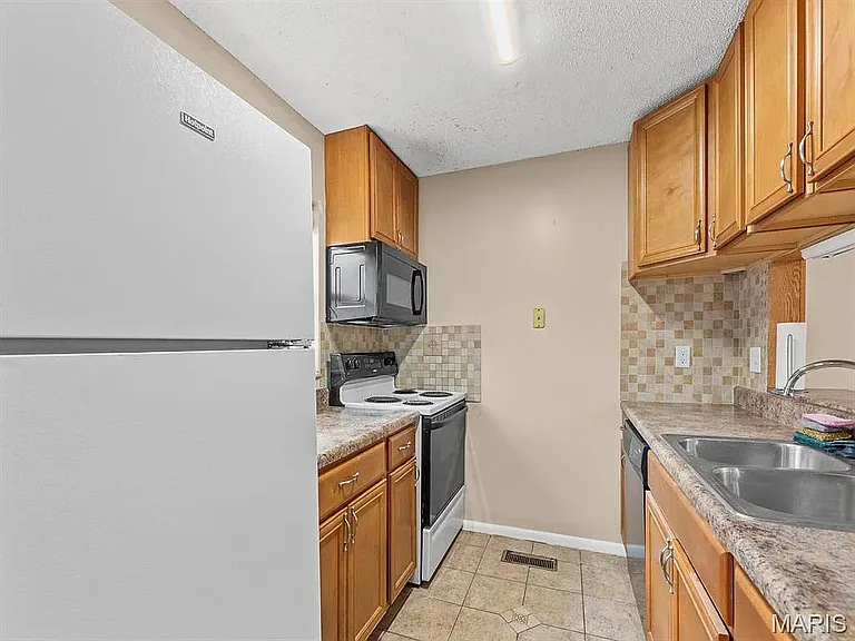 10473 Corbeil Dr — Photo 8