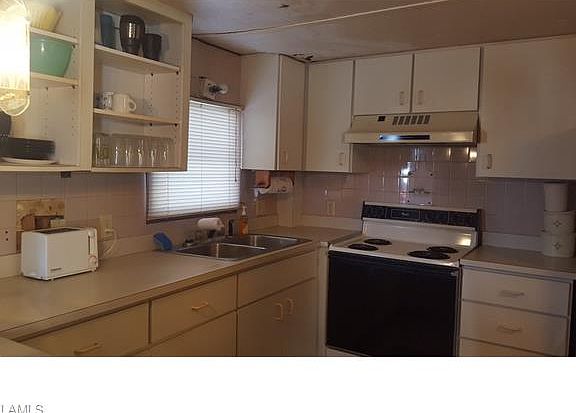 2nd image of 50 Oyster Bay Ln