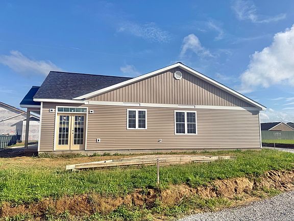 5th image of 304 Bluegrass Way