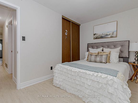 5th image of 39 Seaborn Rd S